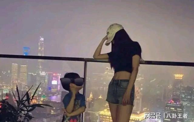 Rộ tin Huỳnh Hiểu Minh đuổi mẹ con Angela Baby khỏi nhà vì tình trẻ