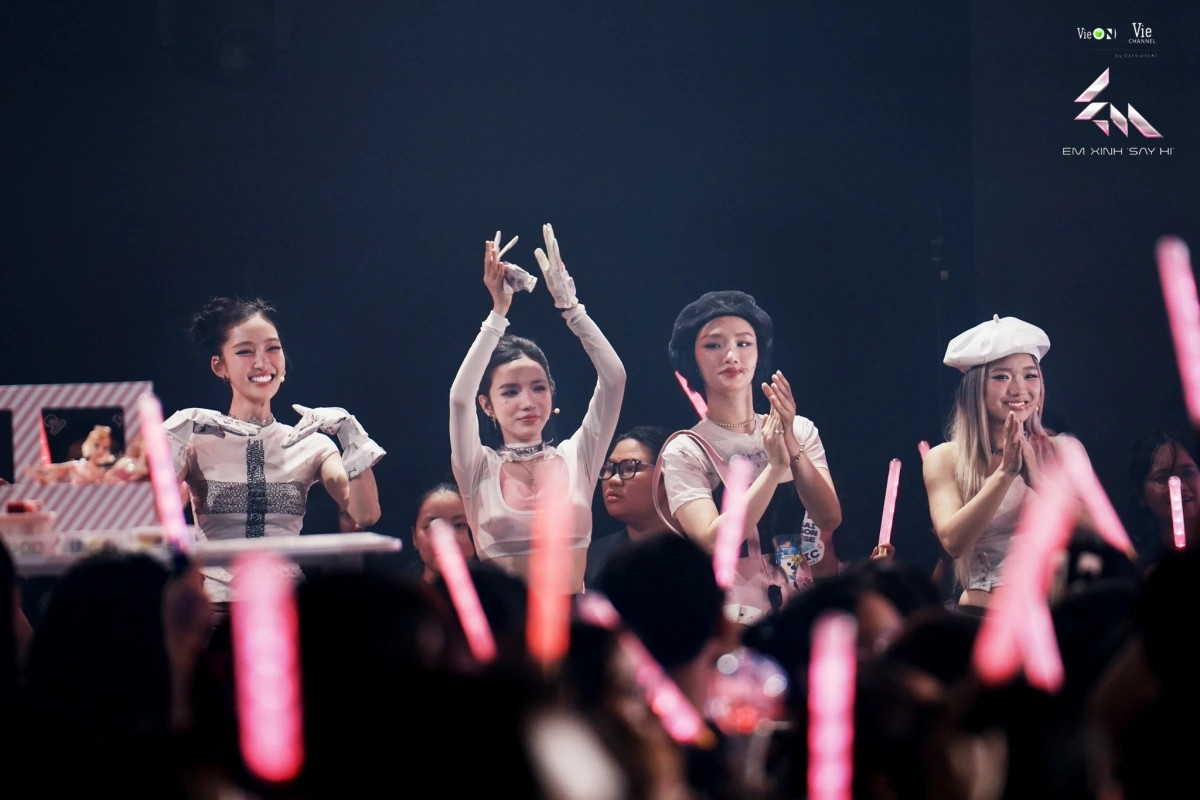 bich phuong nhac kheo tang duy tan khi bi mc tran thanh chat van hinh anh 2