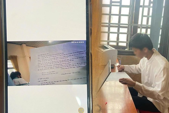 Gian lận thi tốt nghiệp THPT 2025: Hé lộ chiêu trò nam sinh gửi đề Văn ra cho bạn dùng Chat GPT giải giúp