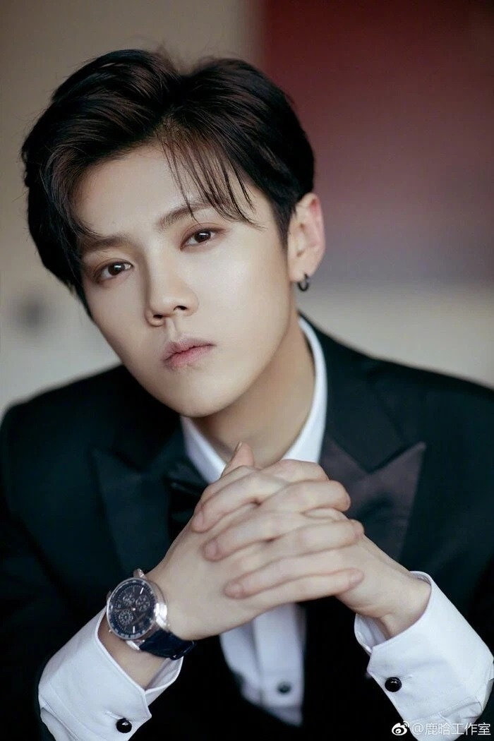 Ngỡ ngàng với ngoại hình gầy rộc hốc hác của đỉnh lưu Cbiz