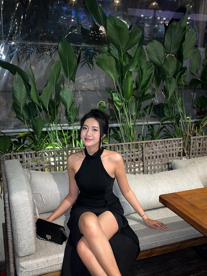 Tân Hoa hậu Việt Nam biến hóa đa phong cách khi cá tính lúc gợi cảm