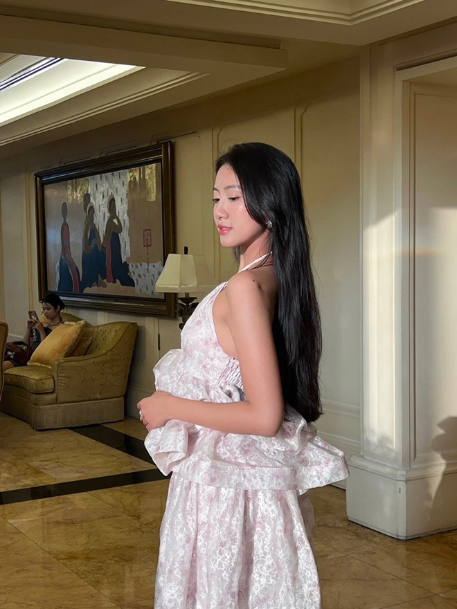 Tân Hoa hậu Việt Nam biến hóa đa phong cách khi cá tính lúc gợi cảm