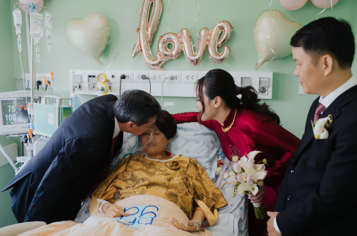 mặt bệnh nhan đã làm mờ.png