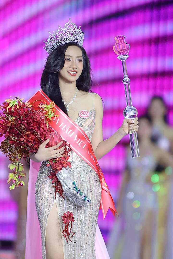 Hà Trúc Linh đăng quang Hoa hậu Việt Nam 2024.