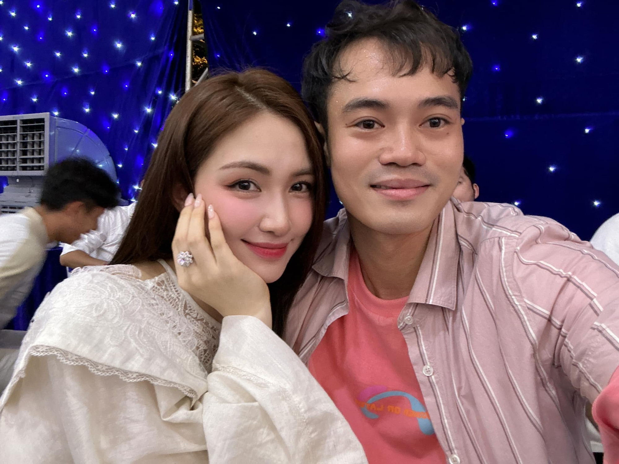 Bị nói u mê Hòa Minzy không thoát nổi Văn Toàn phản hồi căng đét