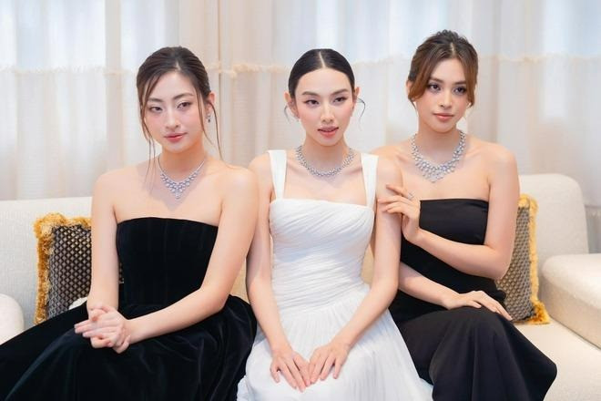 Hoa hậu Tiểu Vy lộ ảnh hiếm thời bé tí nhìn nhan sắc