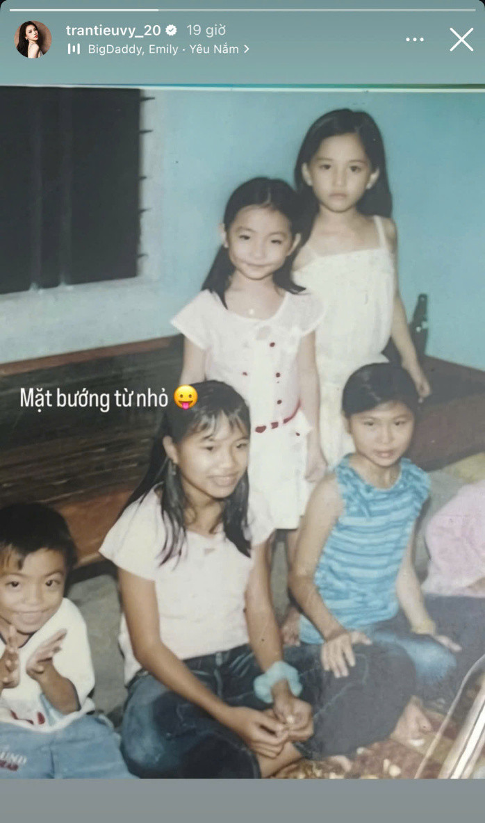 Hoa hậu Tiểu Vy lộ ảnh hiếm thời bé tí nhìn nhan sắc