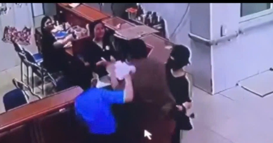 Đối tượng tát nữ điều dưỡng sưng mặt, hoảng loạn đối diện hình phạt nào?