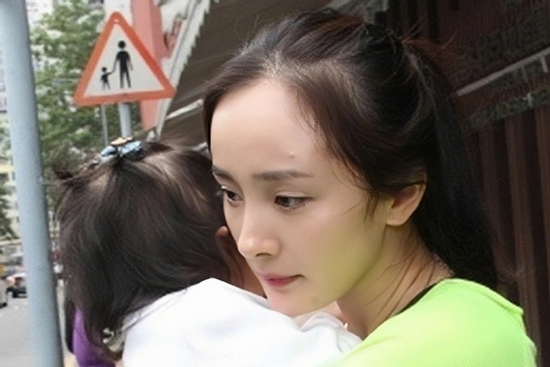 Dương Mịch bị 'trách oan' là người mẹ vô tâm, bạn thân của sao nữ nói gì?