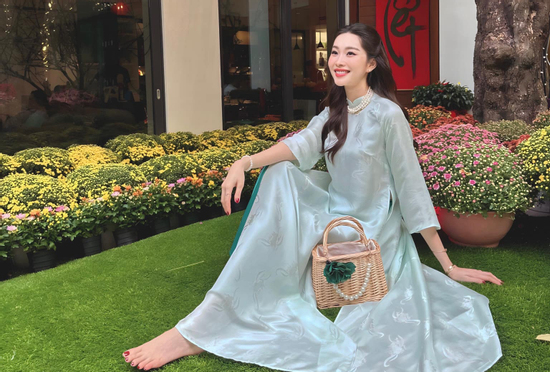 Khác với Á hậu Phương Nhi, 2 Hoa hậu Việt Nam này lấy chồng hào môn vẫn tích cực xuất hiện trên mạng xã hội