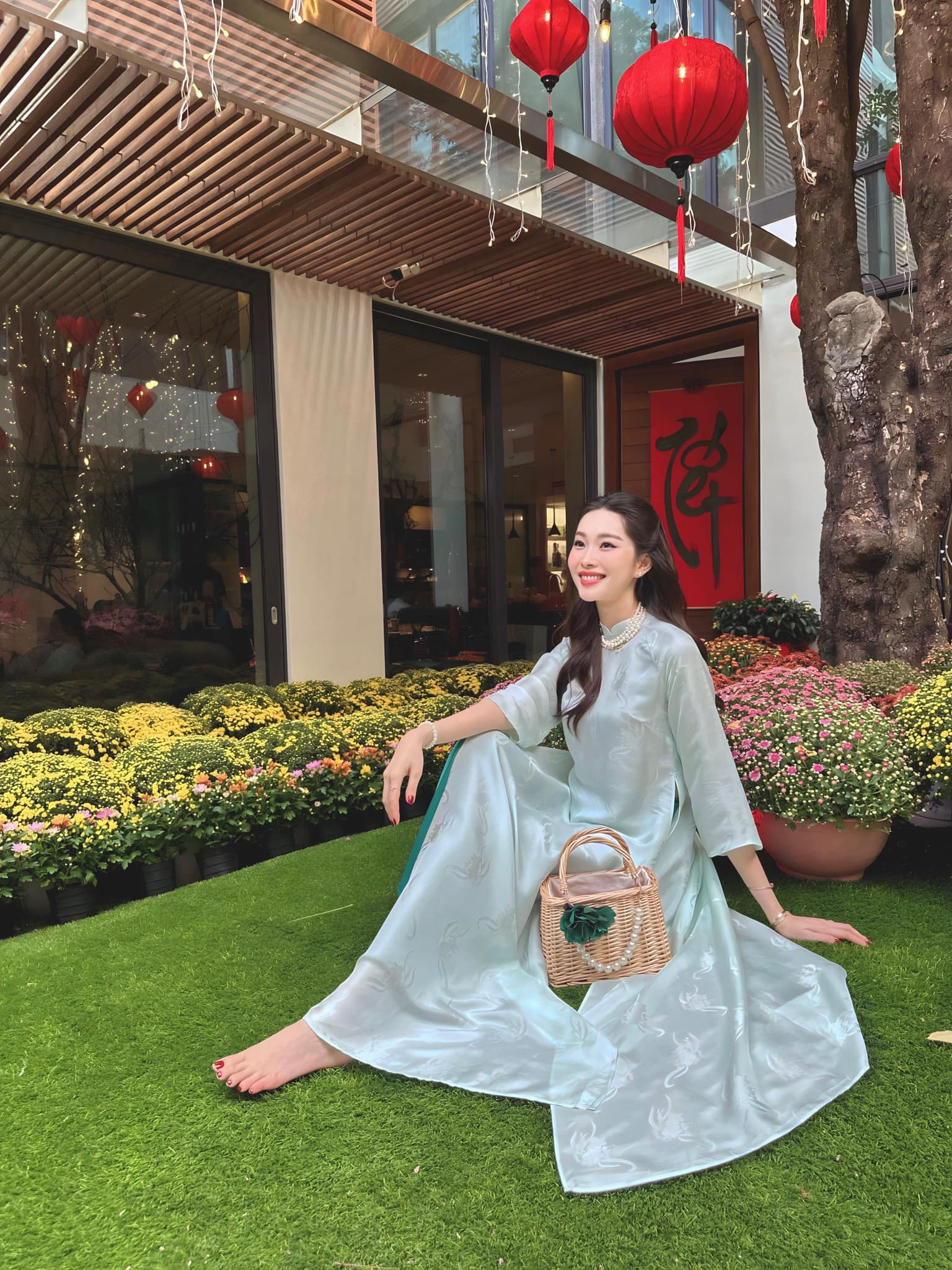 Khác với Á hậu Phương Nhi, 2 Hoa hậu Việt Nam này lấy chồng hào môn vẫn tích cực xuất hiện trên mạng xã hội- Ảnh 4.