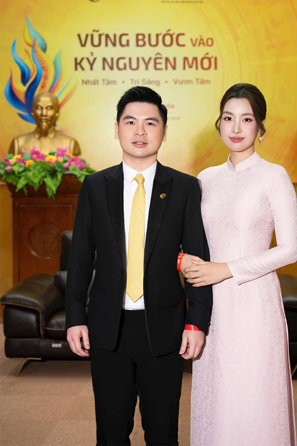 Khác với Á hậu Phương Nhi, 2 Hoa hậu Việt Nam này lấy chồng hào môn vẫn tích cực xuất hiện trên mạng xã hội Khác với Á hậu Phương Nhi, 2 Hoa hậu Việt Nam này lấy chồng hào môn vẫn tích cực xuất hiện trên mạng xã hội- Ảnh 10.