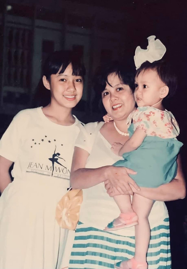 Mẹ ruột BTV Hoài Anh: Giảng viên trường đại học, tuổi hưu sống bình yên bên con cháu Thân thế mẹ ruột BTV Hoài Anh: Giảng viên trường Đại học, tuổi xế chiều sống kín tiếng - Ảnh 4.
