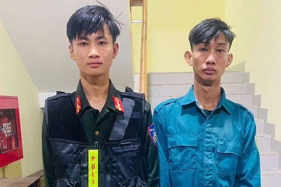 Thiếu niên 16 tuổi giả danh cảnh sát, chặn xe người đi đường để cưỡng đoạt tiền