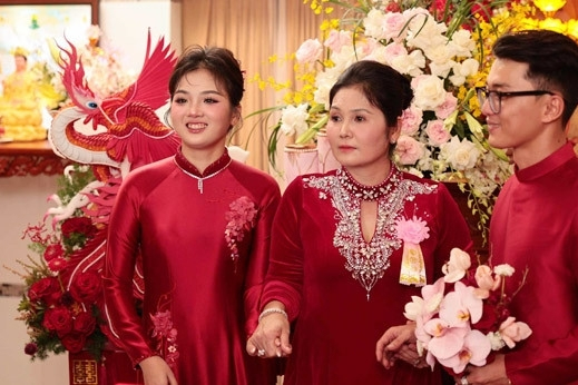 Trao của hồi môn 'khủng', bà mẹ Cà Mau tiết lộ một điều khiến cô dâu bật khóc