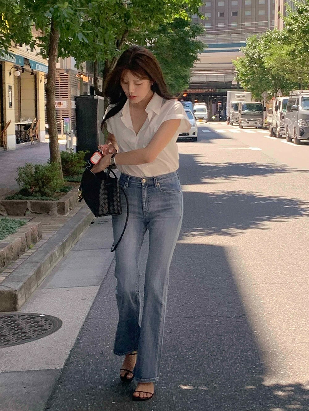 10 bộ cánh tối giản vẫn giúp chị em trở thành hình mẫu mặc đẹp nơi công sở- Ảnh 10.