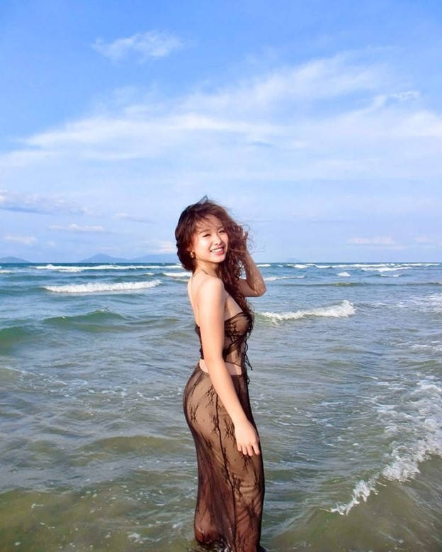 Con gái hoa khôi bóng chuyền Kim Huệ, tuổi 18 khiến dân mạng không thể rời mắt- Ảnh 4.