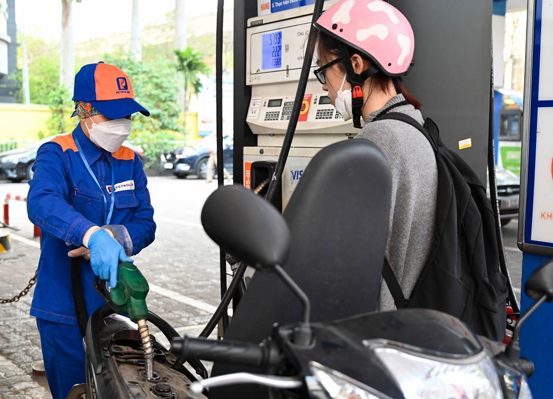 gia xang nguyen hue 11 808 704 3330 75832.jpg