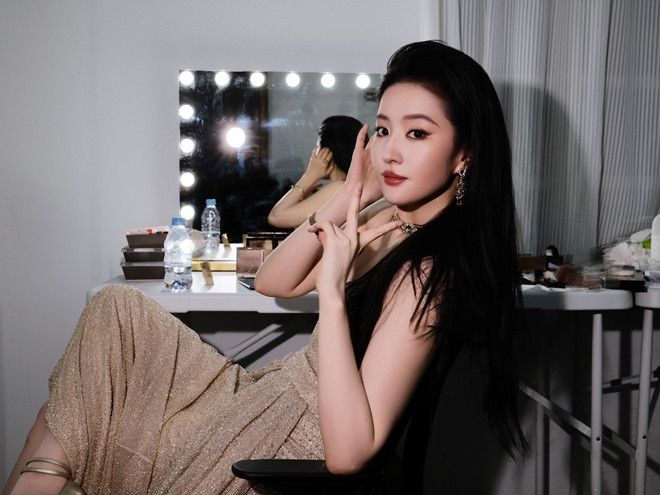 Lưu Diệc Phi đứng trước nguy cơ bị Cbiz “cấm sóng” vì làm phật ý ông lớn