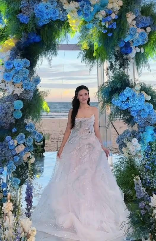 Midu thắng đời 10000 được chồng tặng túi hiệu bạc tỷ nhân kỷ niệm 1 năm ngày cưới