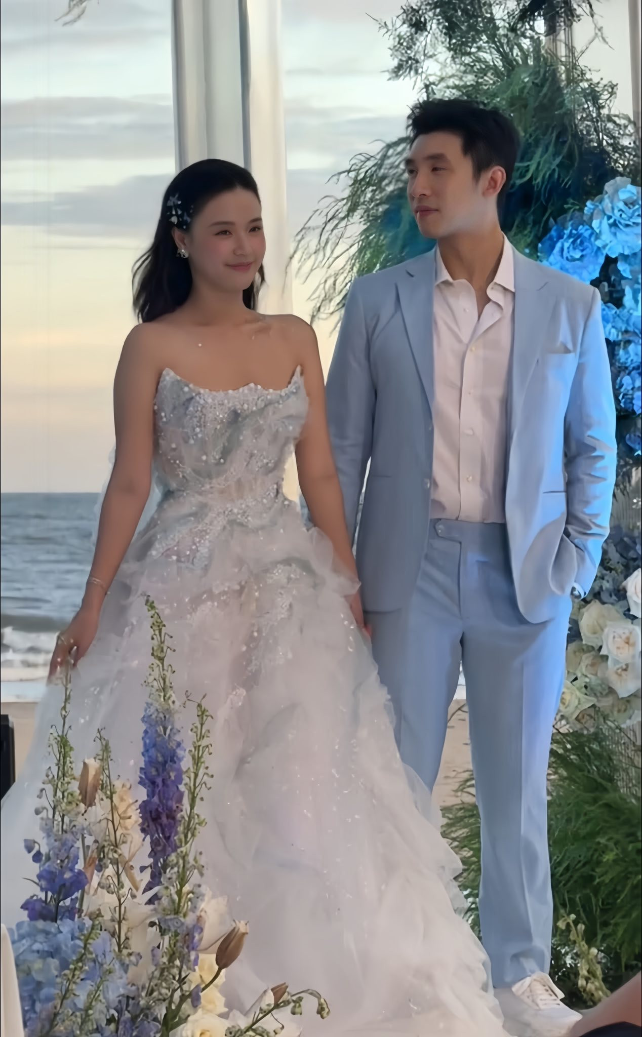 Midu thắng đời 10000 được chồng tặng túi hiệu bạc tỷ nhân kỷ niệm 1 năm ngày cưới