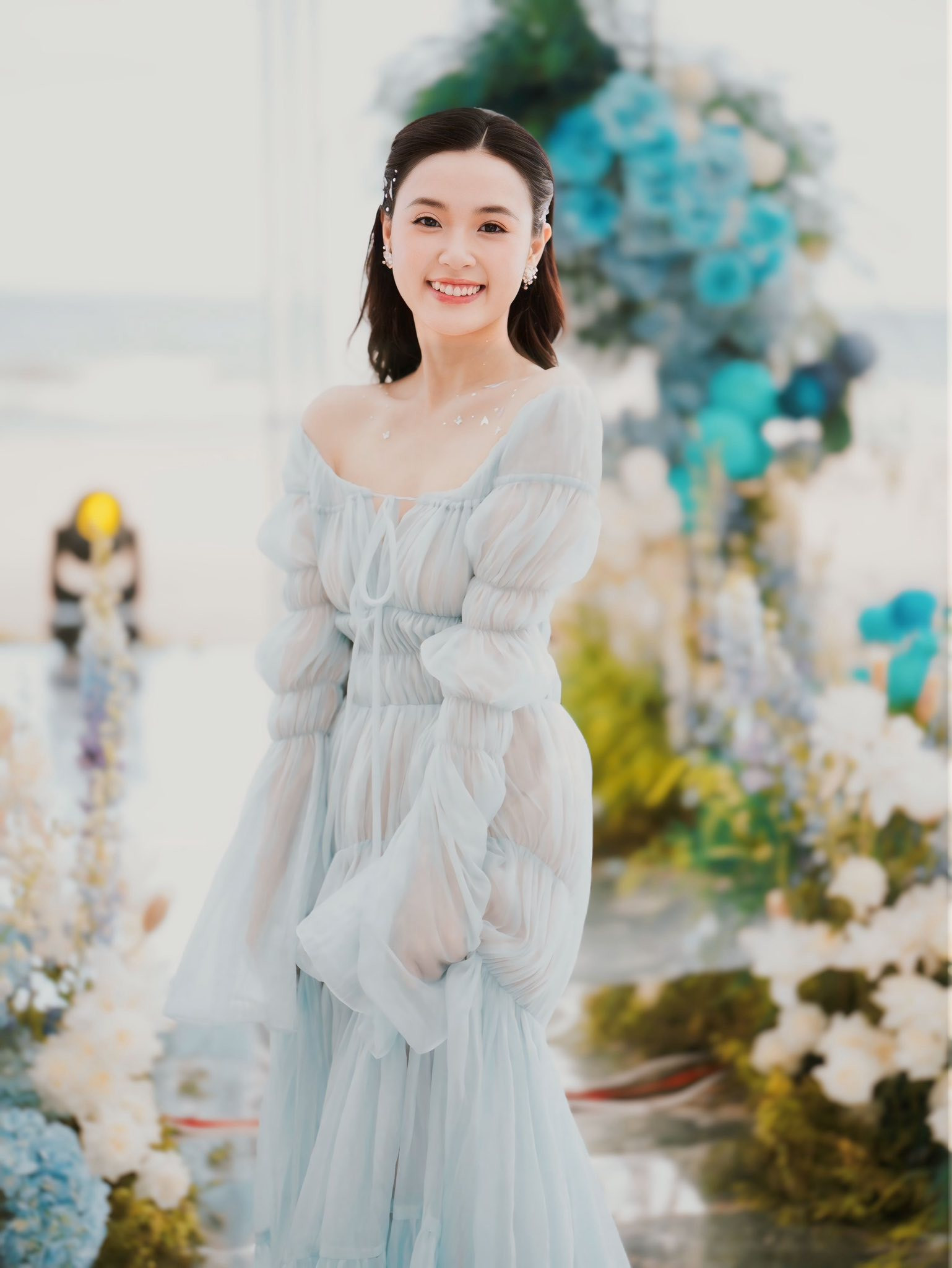 Midu thắng đời 10000 được chồng tặng túi hiệu bạc tỷ nhân kỷ niệm 1 năm ngày cưới