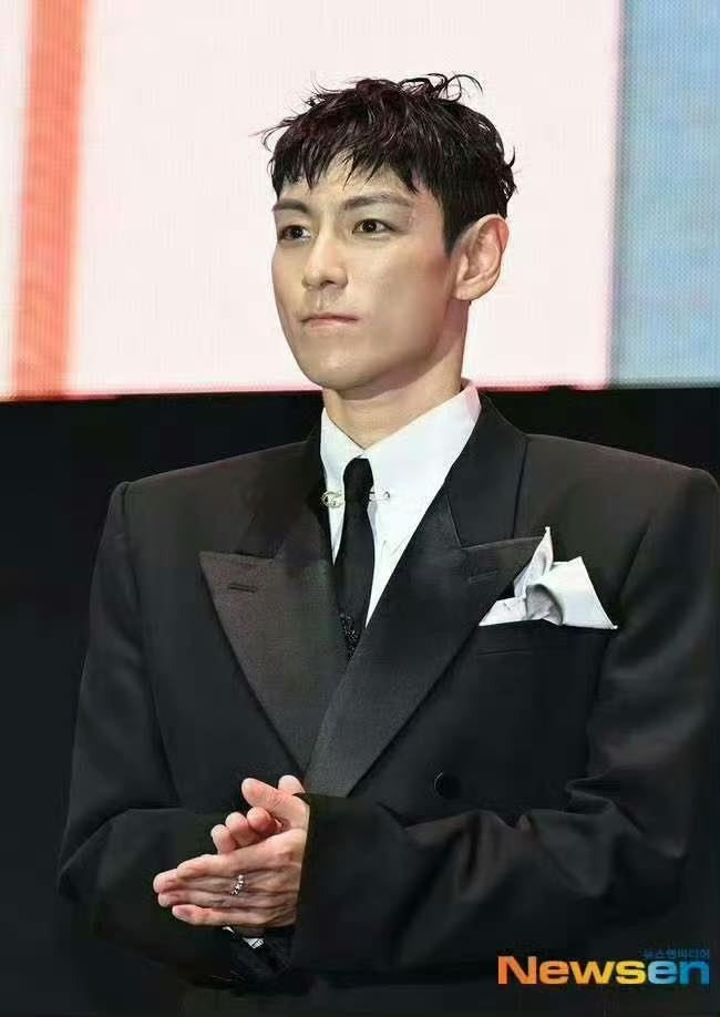 Ngoại hình gây shock bị chê như người ngoài hành tinh của TOP Big Bang