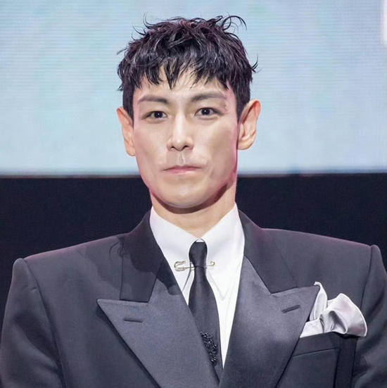 Ngoại hình gây shock, bị chê như 'người ngoài hành tinh' của T.O.P (Big Bang)