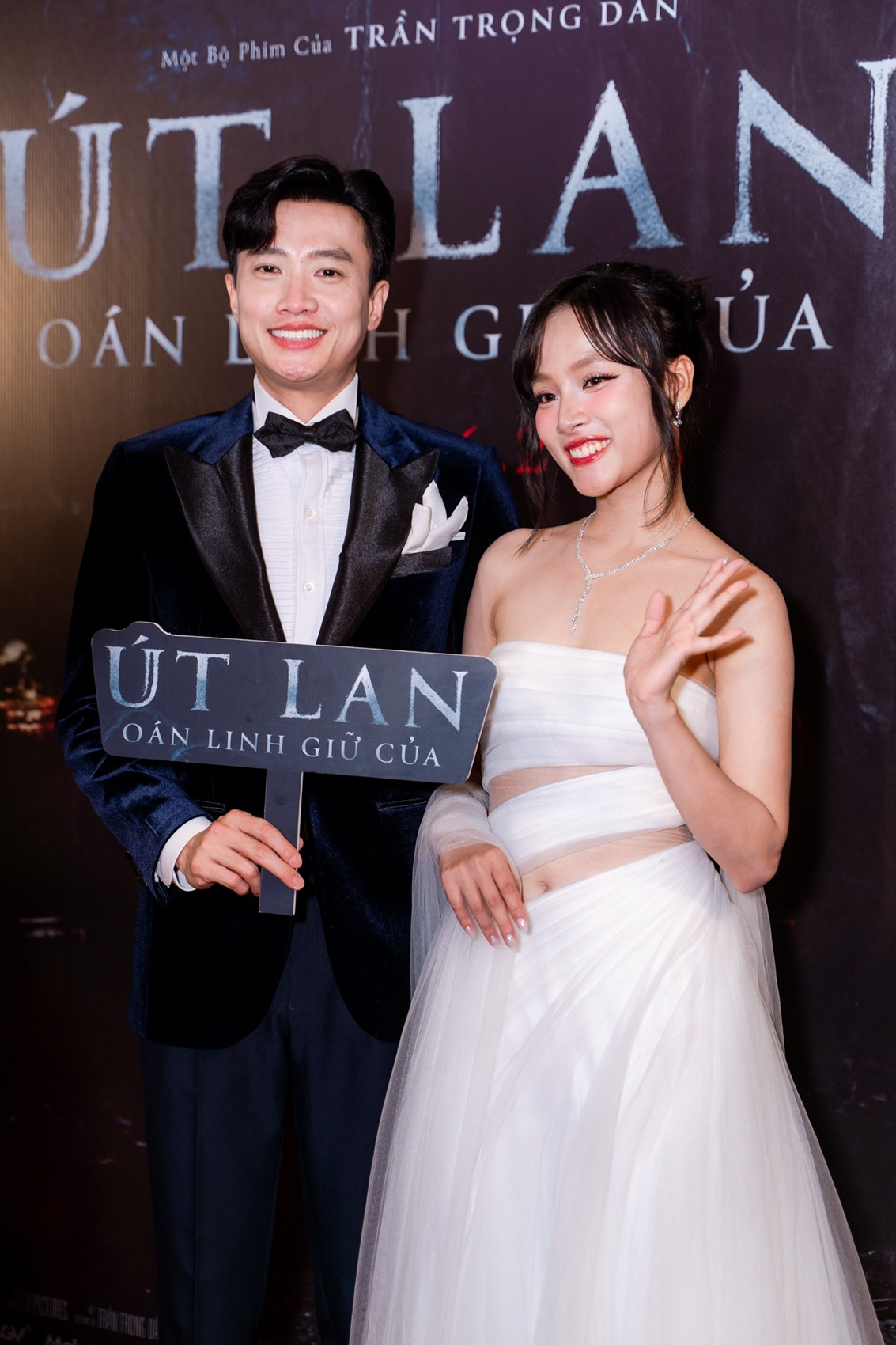 Nữ diễn viên lộ ảnh hẹn hò Quốc Trường kém đằng trai 13 tuổi gương mặt mới toanh