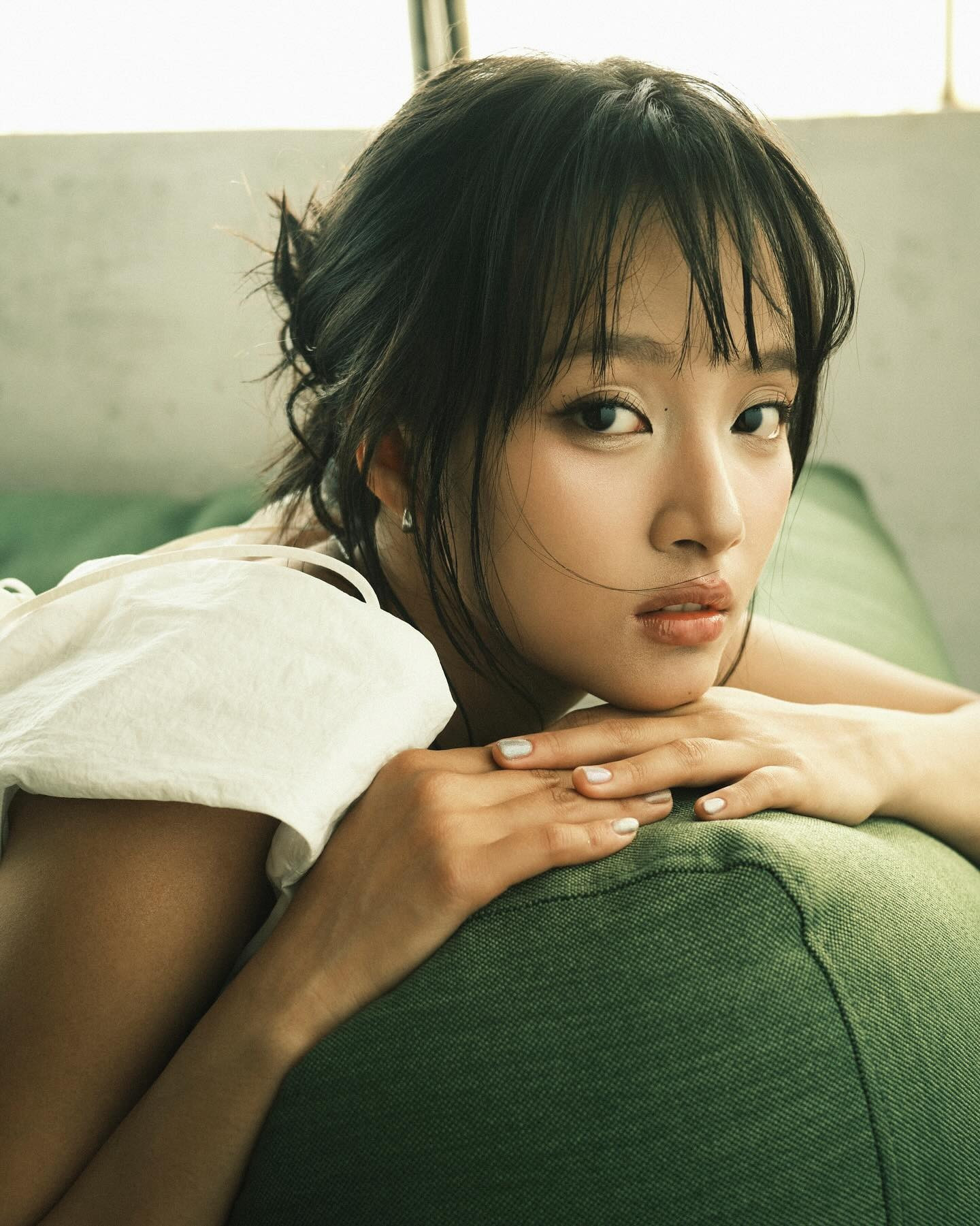 Nữ diễn viên lộ ảnh hẹn hò Quốc Trường kém đằng trai 13 tuổi gương mặt mới toanh