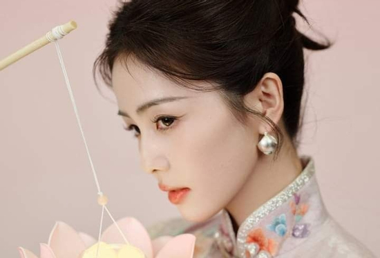 Trúng số sau 16h30 chiều nay (4/6/2025), 3 con giáp Thần Tài trao vận may, tay phải trĩu vàng, tay trái hứng bạc