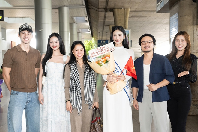 Bạn trai tiếp tục vắng mặt giữa tin đồn chia tay khi hoa hậu Ý Nhi về nước