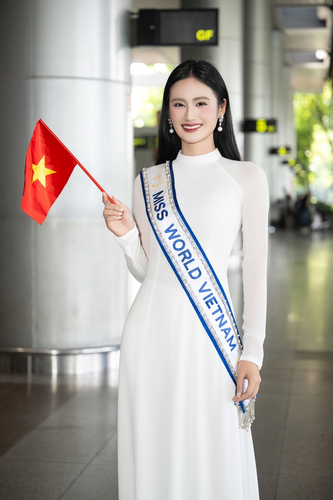 Bạn trai tiếp tục vắng mặt giữa tin đồn chia tay khi hoa hậu Ý Nhi về nước