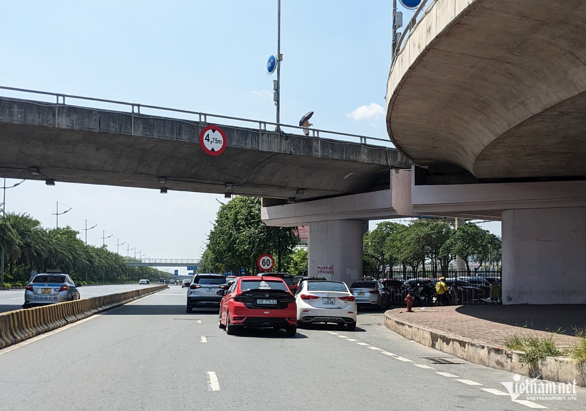 W-do xe gam cau vuot.jpg