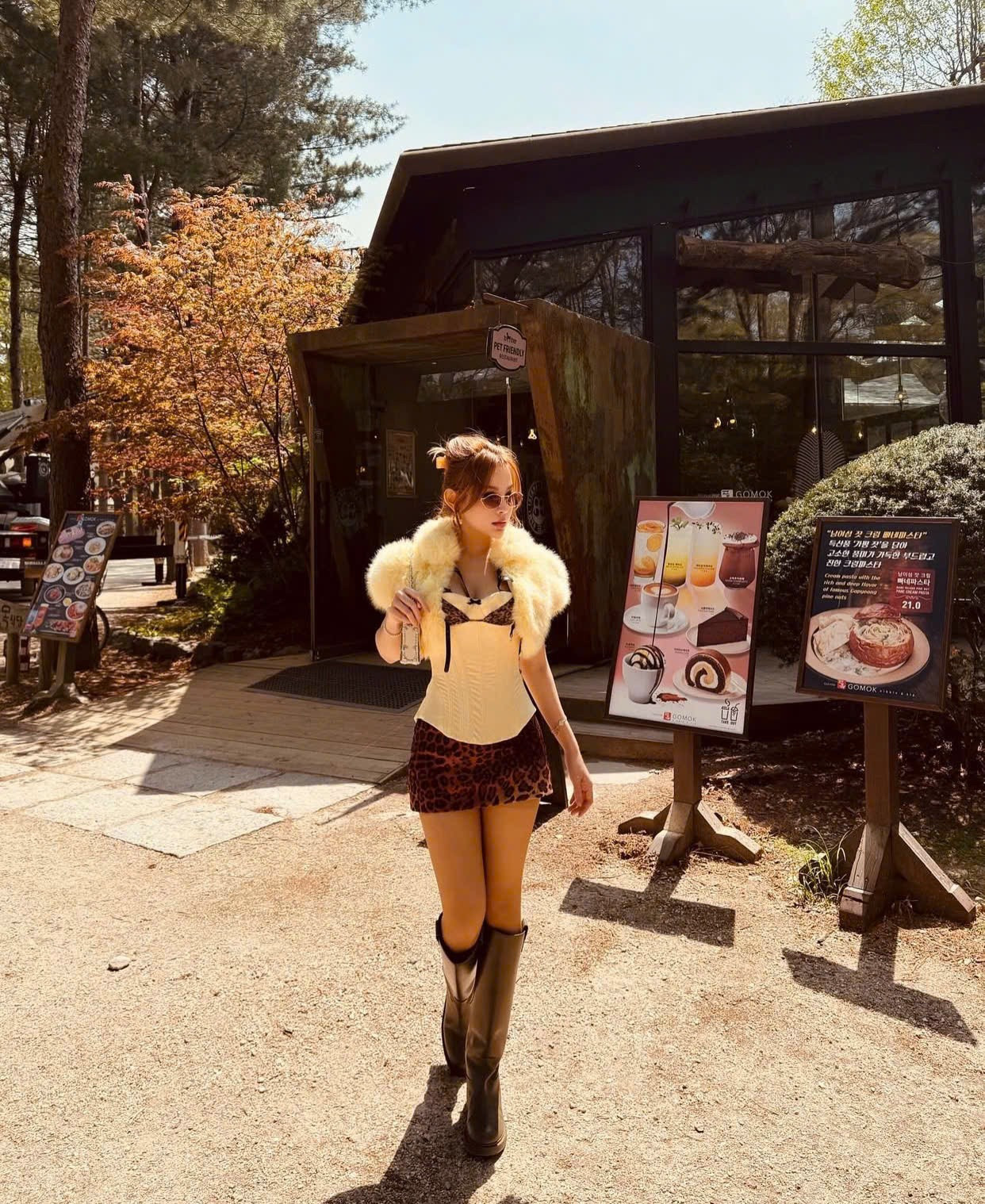 Huyền Baby lên tiếng về trang phục bị chê lộ nội y phản cảm