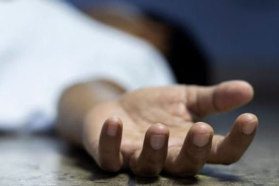 Phát hiện con trai uống hết rượu của mình, bố có hành động gây phẫn nộ