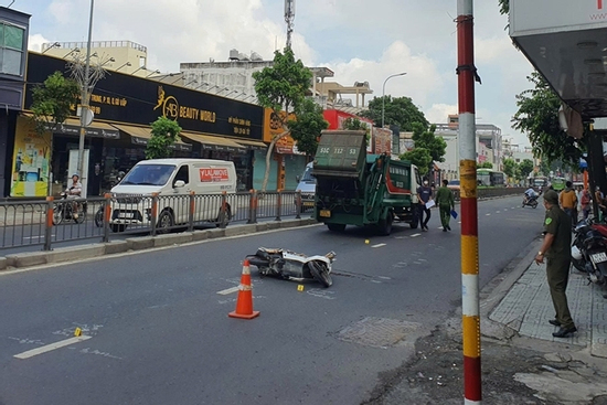 Va chạm với xe chở rác trên trục đường huyết mạch, người đàn ông tử vong tại chỗ