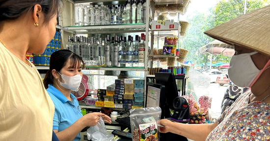 Hộ kinh doanh chao đảo vì quy định mới: Né một dòng chuyển khoản, có thể trả giá đắt