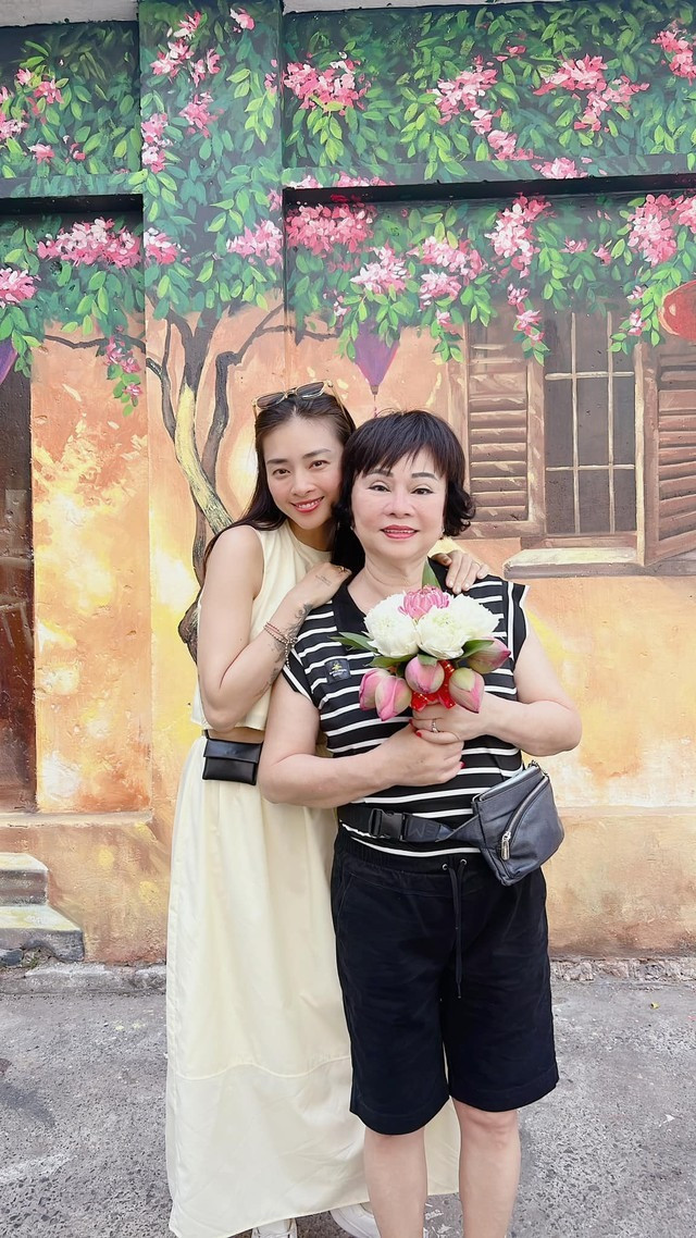 Thân thế mẹ ruột kín tiếng của Ngô Thanh Vân