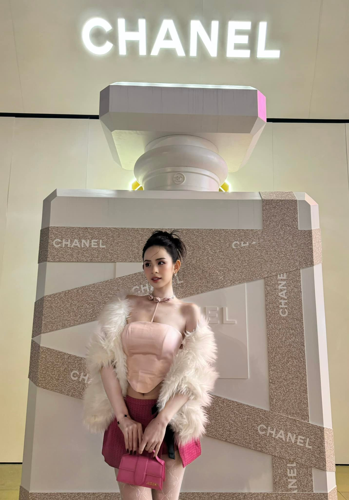 Người Mẫu Quê Hà Nam Vừa Làm Con Dâu Chủ Tịch Tập Đoàn Viettel Có Vòng Eo Siêu Gợi Cảm Người Mẫu Quê Hà Nam Vừa Làm Con Dâu Chủ Tịch Tập Đoàn Viettel Có Vòng Eo Siêu Gợi Cảm- Ảnh 10.