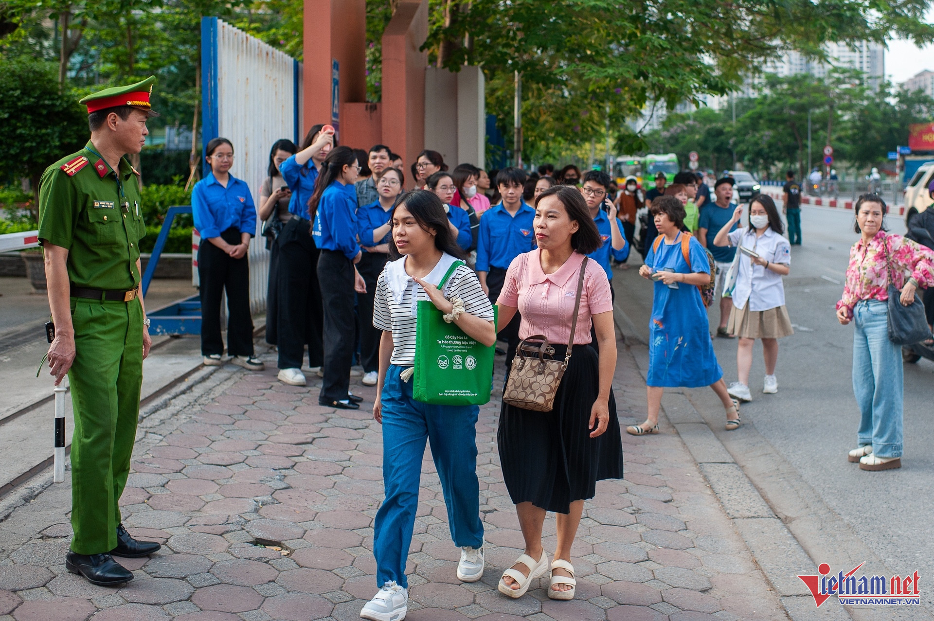 W-thi 10 Ha Noi1.jpg