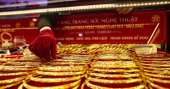 Giá vàng và giá USD đã tăng bao nhiêu trong 5 tháng đầu năm nay?