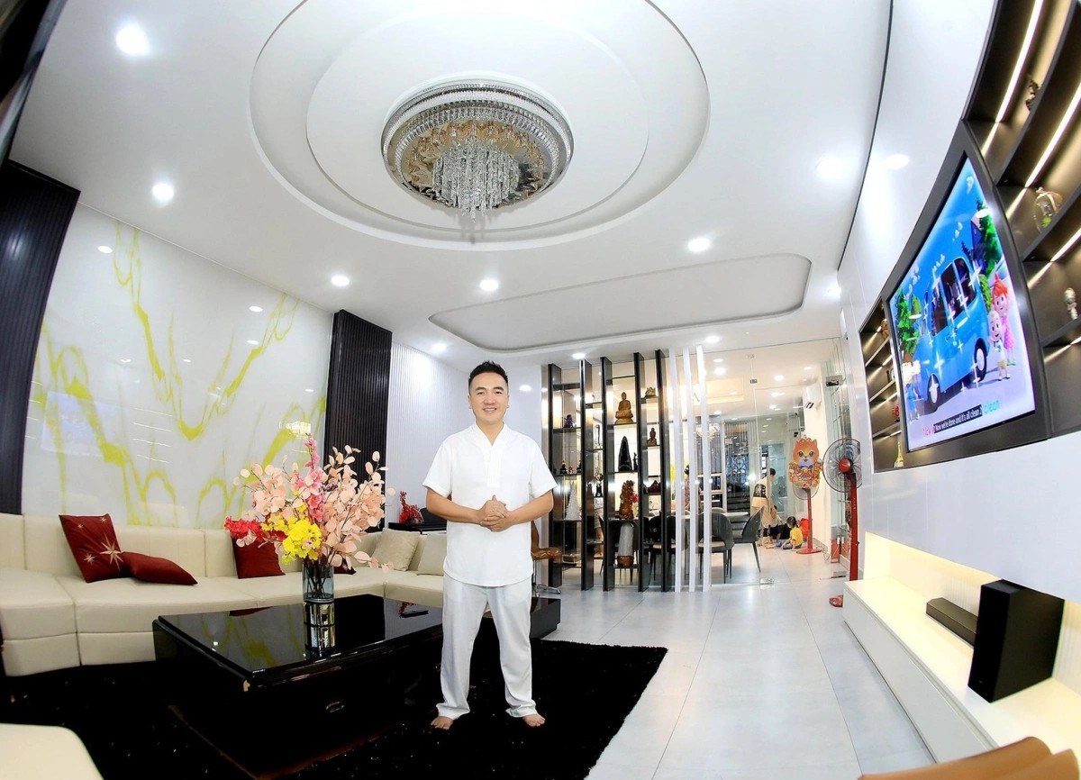 Nam Nghệ Sĩ Sở Hữu Nhà Mặt Tiền 6 Tầng 25 Tỷ Ở Quận Bình Tân, Có Con Riêng Với Fan, U50 Hướng Phật 2 16759960501675999878