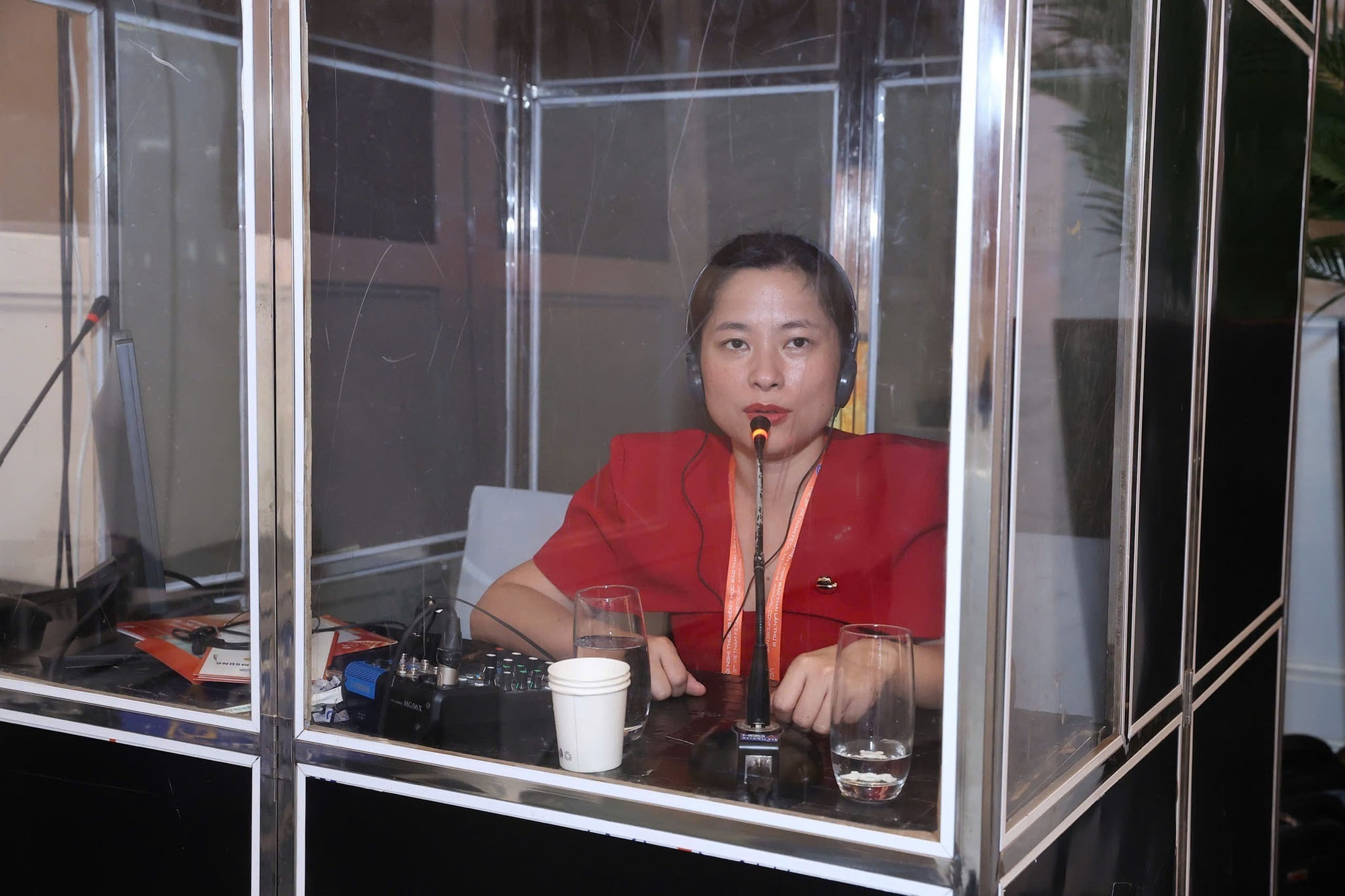 Tìm ra danh tính bác sĩ đang khiến cả MXH xôn xao đọc profile muốn xỉu ngang