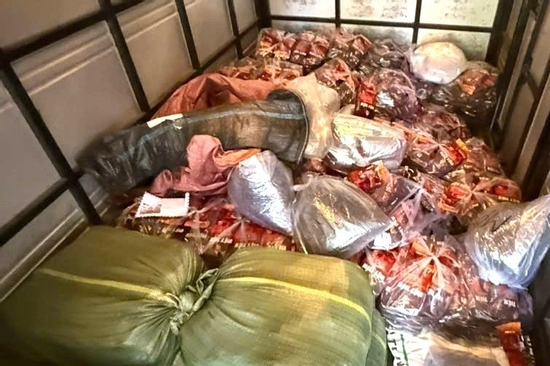 Khởi tố cặp vợ chồng làm giả 20 tấn cà phê từ bột đậu nành và phụ gia