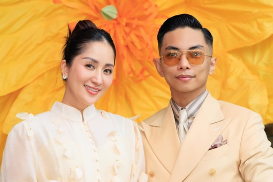 Mối tình lệch tuổi của Khánh Thi - Phan Hiển từ tranh cãi đến hôn nhân viên mãn