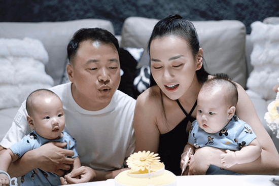 Nhìn lại khoảnh khắc này của gia đình Phương Oanh - Shark Bình, kể cả ai 'anti' cũng phải khen