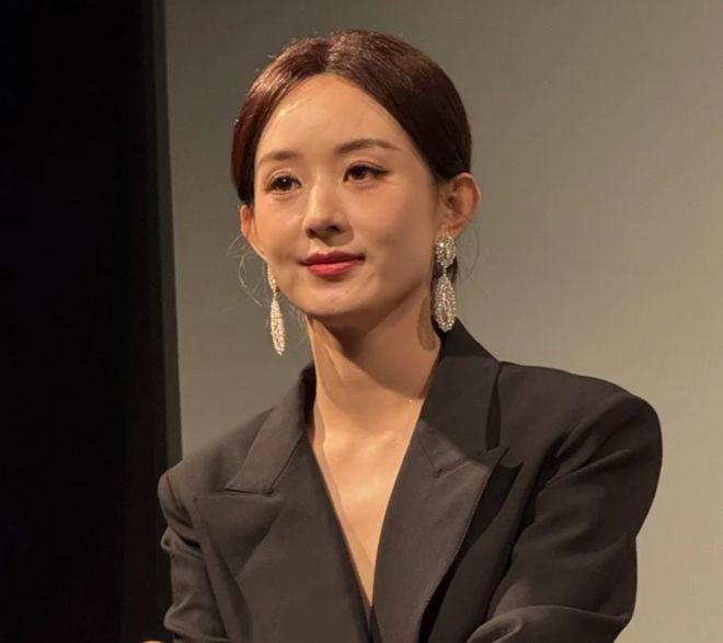 Hình ảnh xuống sắc khó nhận ra của Triệu Lệ Dĩnh