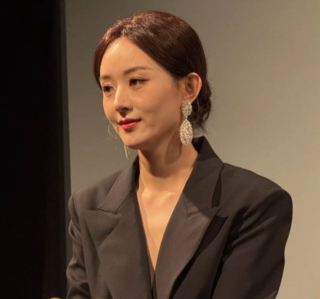 Hình ảnh xuống sắc khó nhận ra của Triệu Lệ Dĩnh