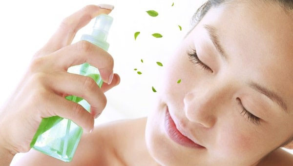 Cách làm xịt khoáng trà xanh, giải pháp cấp ẩm cho da tức thì- Ảnh 2.